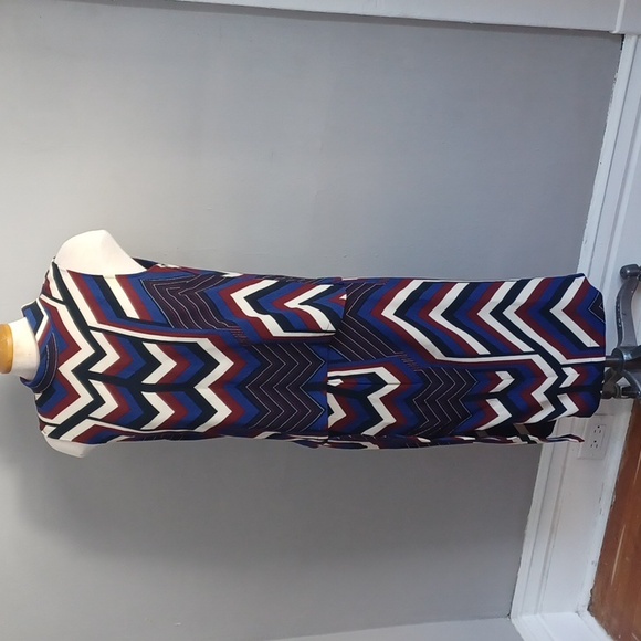 Tristan 2 piece sleeveless top and skirt Size 4 - Picture 1 of 16